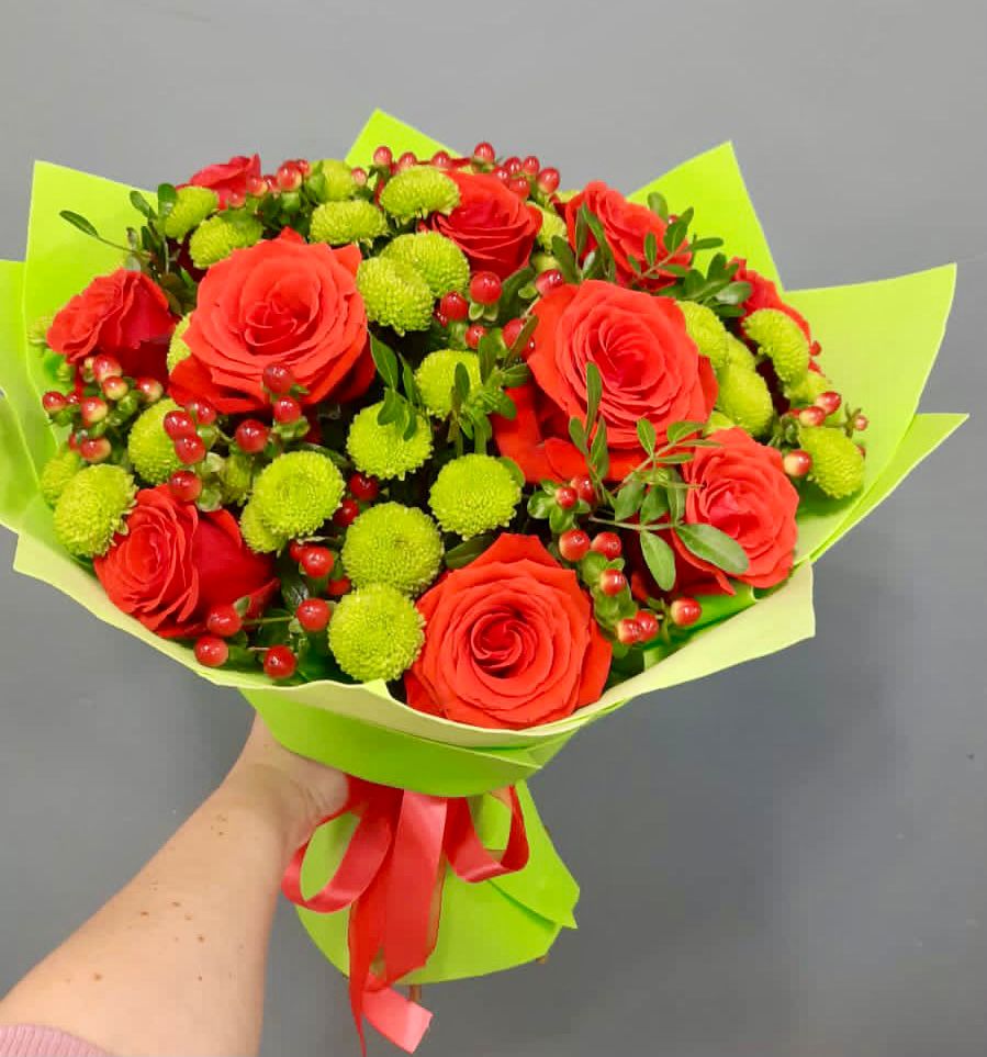 Букет цветов из: Хризантемы и Розы в Комсомольском Республики Калмыкия