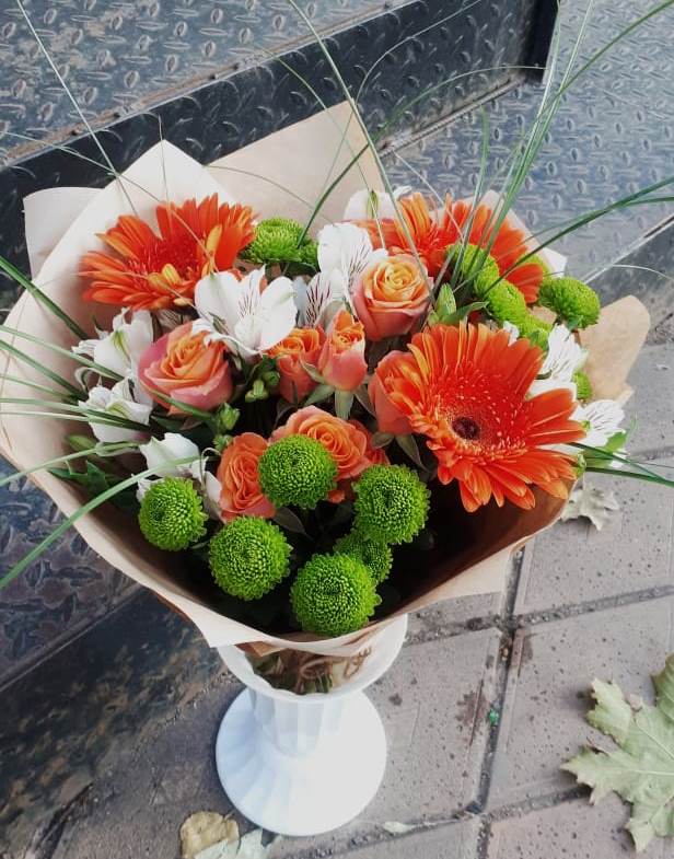 Букет цветов из: Герберы, Хризантемы, Альстромерии и Розы в Комсомольском Республики Калмыкия