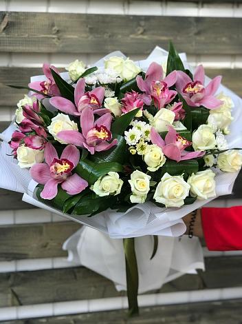 Букет цветов из: Розы и Хризантемы в Комсомольском Республики Калмыкия
