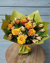 Букет цветов из:  Альстромерии и Розы в Комсомольском Республики Калмыкия