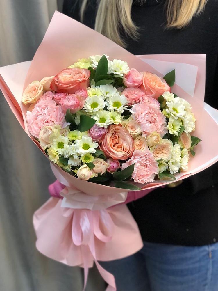 Букет цветов из: Гвоздики, Розы и Хризантемы в Комсомольском Республики Калмыкия