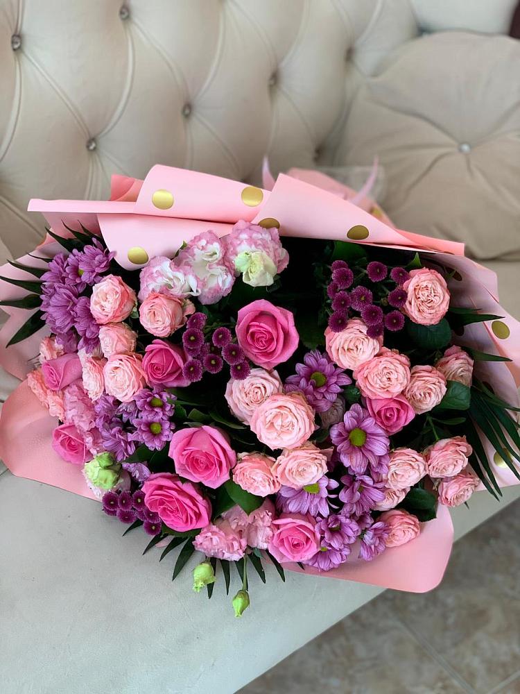 Букет цветов из: Хризантемы, Розы и Лизиантусы в Комсомольском Республики Калмыкия