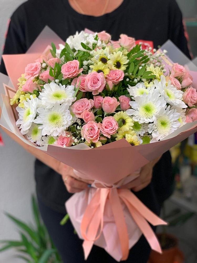 Букет цветов из: Розы и Хризантемы в Комсомольском Республики Калмыкия