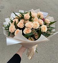Букет Кремовые розы Латте в Комсомольском Республики Калмыкия