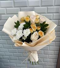 Букет цветов из:  Розы и Хризантемы в Комсомольском Республики Калмыкия