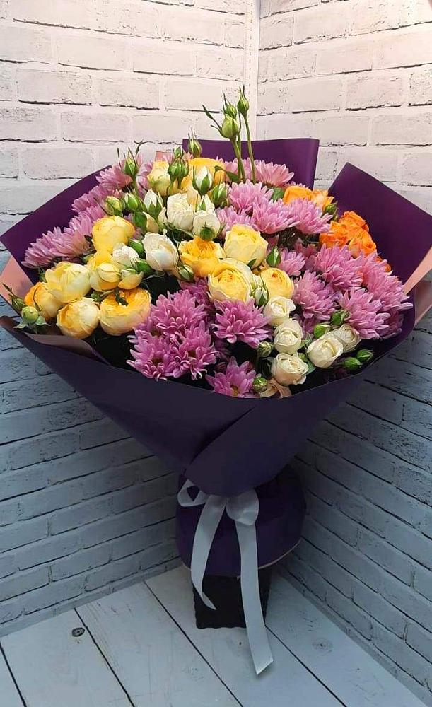 Букет цветов из: Хризантемы и Розы в Комсомольском Республики Калмыкия