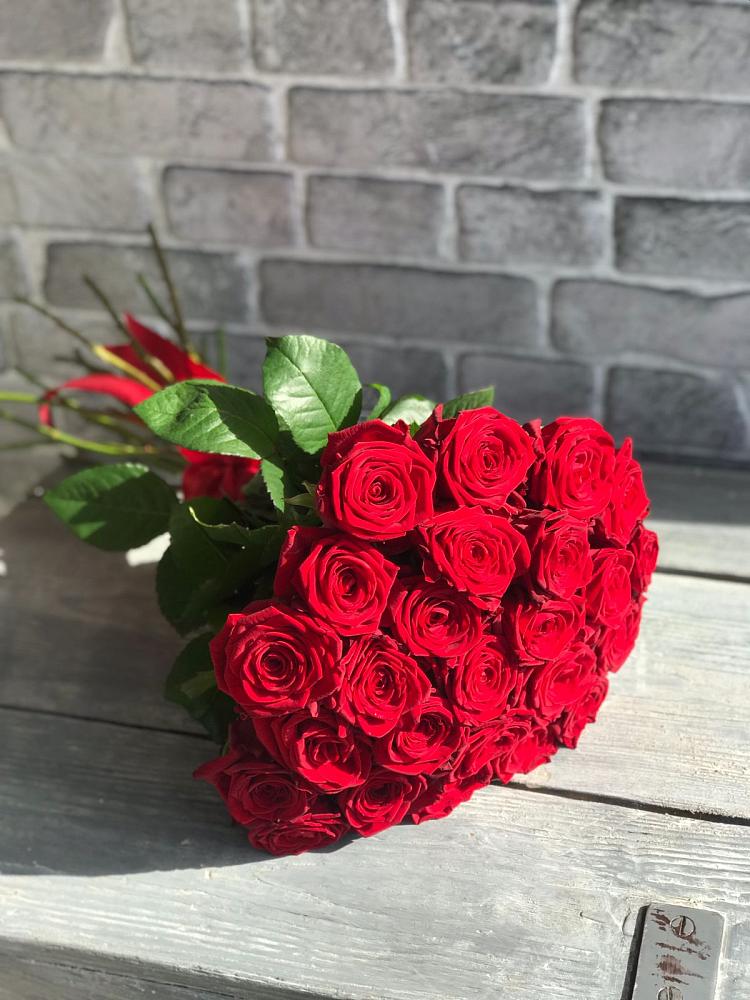 Букет Красные розы Фридом в Комсомольском Республики Калмыкия