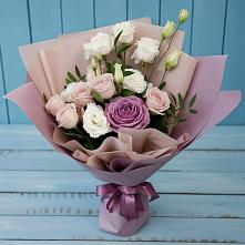 Букет цветов из:  Розы и Лизиантусы в Комсомольском Республики Калмыкия