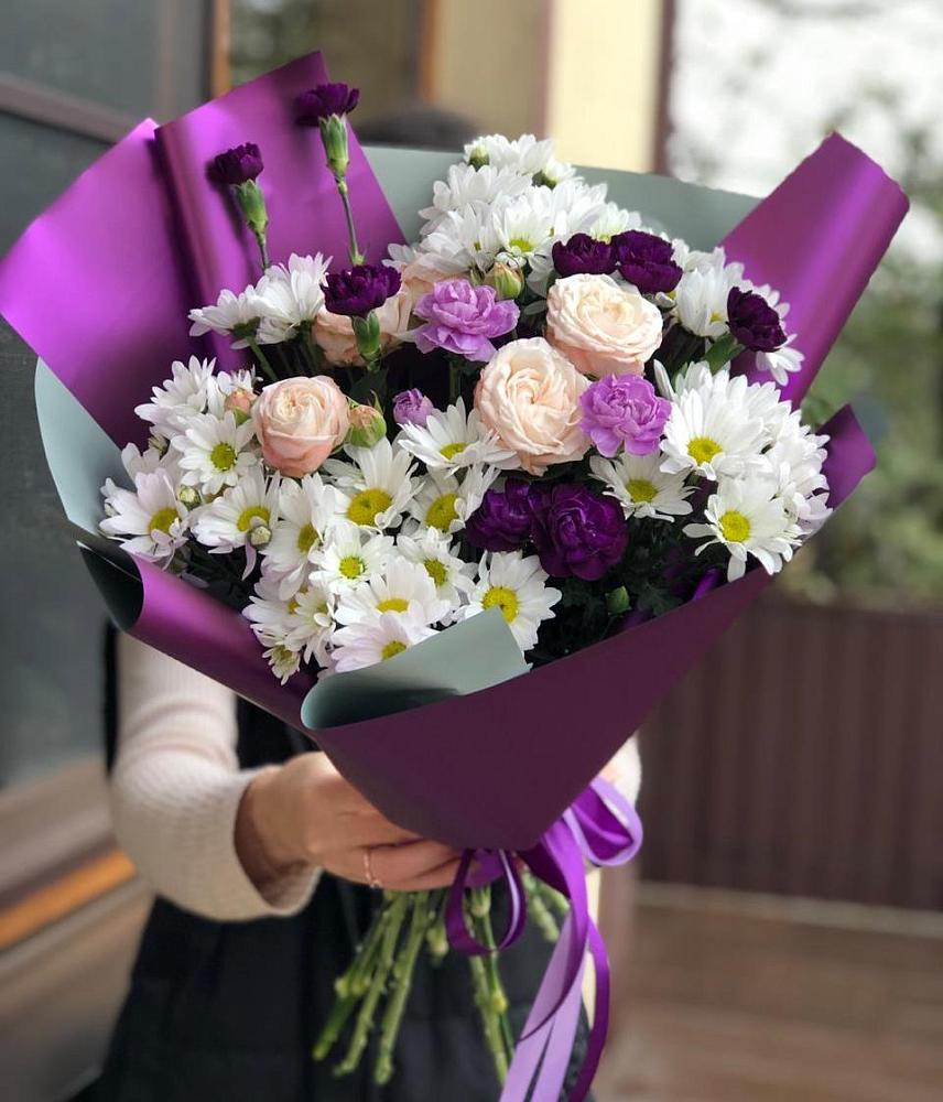 Букет цветов из: Хризантемы, Гвоздики и Розы в Комсомольском Республики Калмыкия