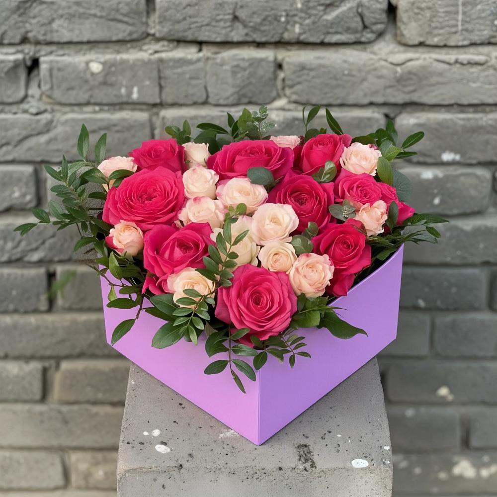 Цветочная композиция из Розы в коробке в Комсомольском Республики Калмыкия