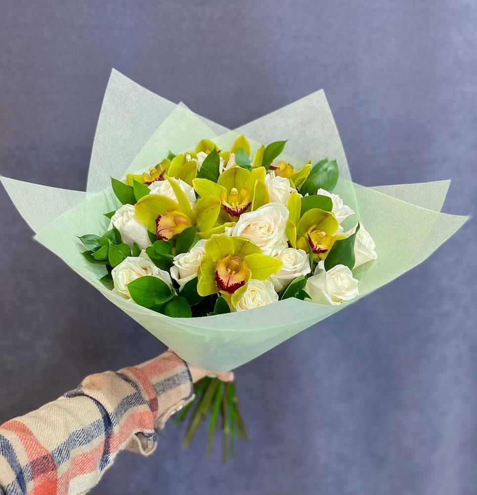 Букет цветов из: Орхидеи и Розы в Комсомольском Республики Калмыкия