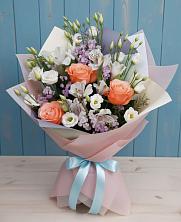 Букет цветов из:  Лизиантусы, Розы, Альстромерии и Гипсофила в Комсомольском Республики Калмыкия