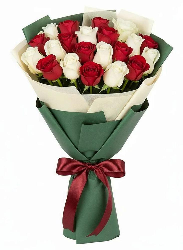 Букет Микс из красных и белых роз в Комсомольском Республики Калмыкия