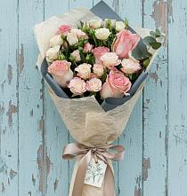 Букет цветов из:  Розы в Комсомольском Республики Калмыкия