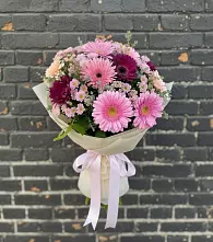 Букет цветов из:  Герберы и Хризантемы #REPLACE_PRED# Комсомольском Республики Калмыкия