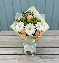 Букет цветов из:  Герберы, Розы и Хризантемы в Комсомольском Республики Калмыкия
