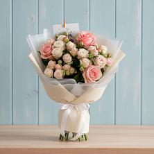 Букет цветов из:  Розы в Комсомольском Республики Калмыкия
