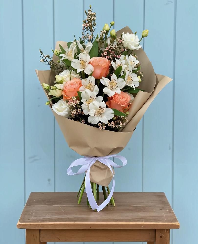 Букет цветов из: Альстромерии, Лизиантусы, Розы и Хризантемы в Комсомольском Республики Калмыкия