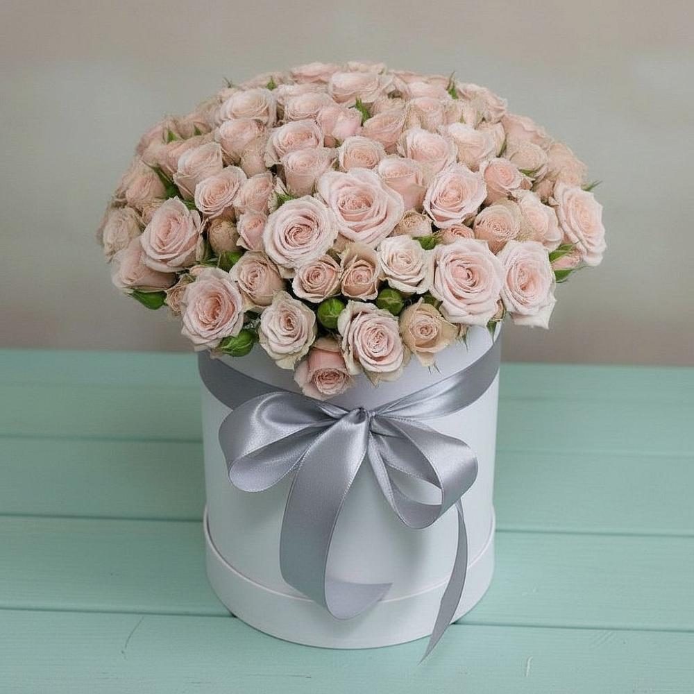 Цветочная композиция из Розы в шляпной коробке в Комсомольском Республики Калмыкия